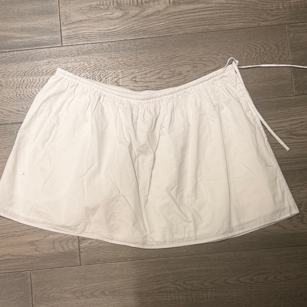 Aritzia White Skirt